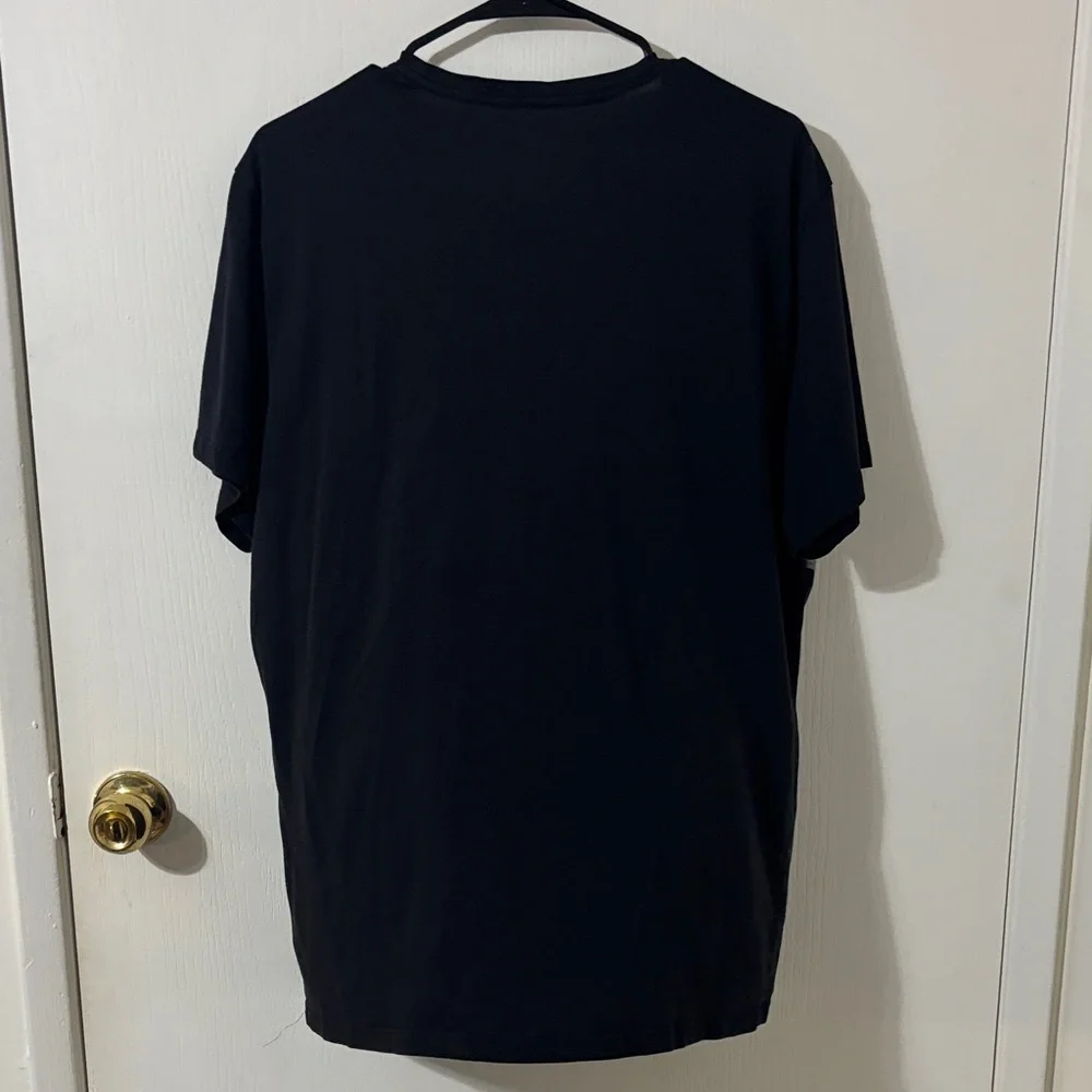 Old Navy Men’s Black and Grey XL T-Shirt - Picture 3 of 3
